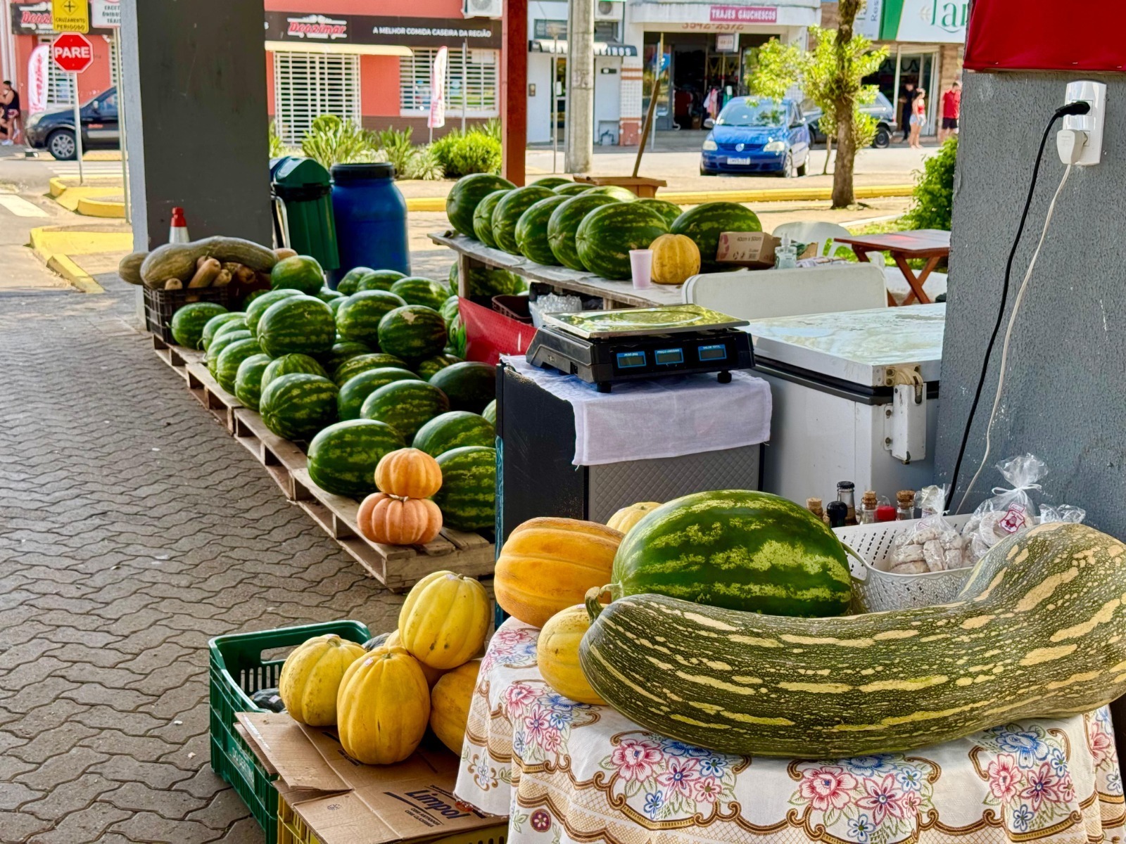 Feira da Melancia segue até 31 de janeiro em Taquara: frutas fresquinhas direto da agricultura familiar!